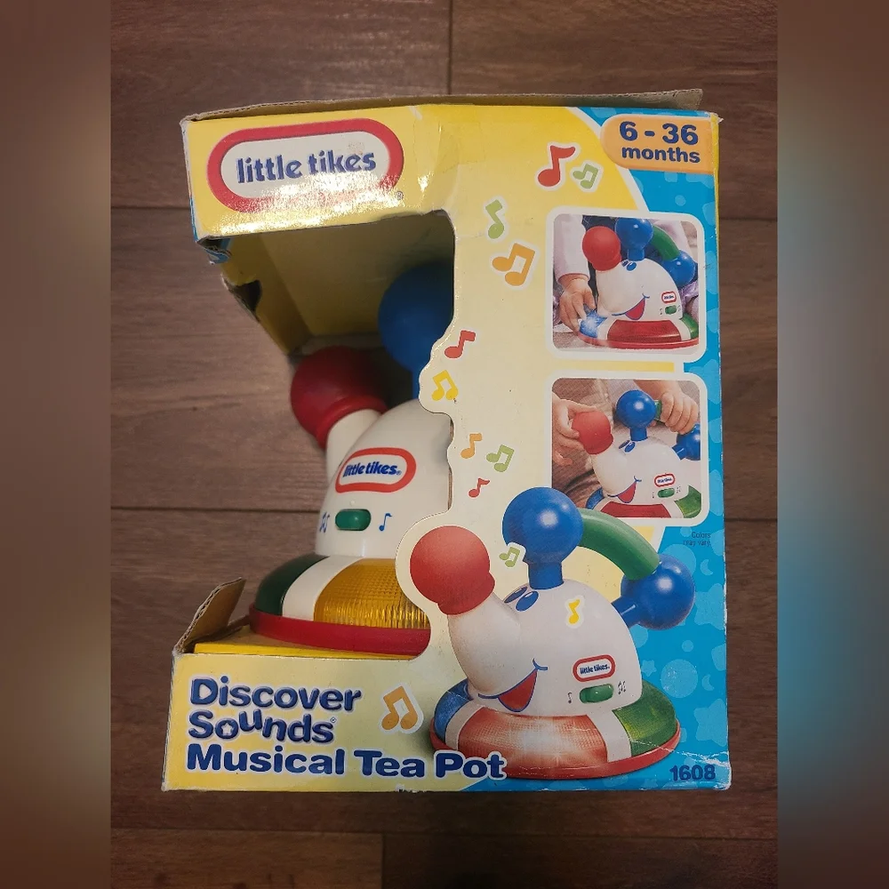 NEW Vintage 2002 Little Tikes Kettle Discover Sounds Music Light Up Tea Pot